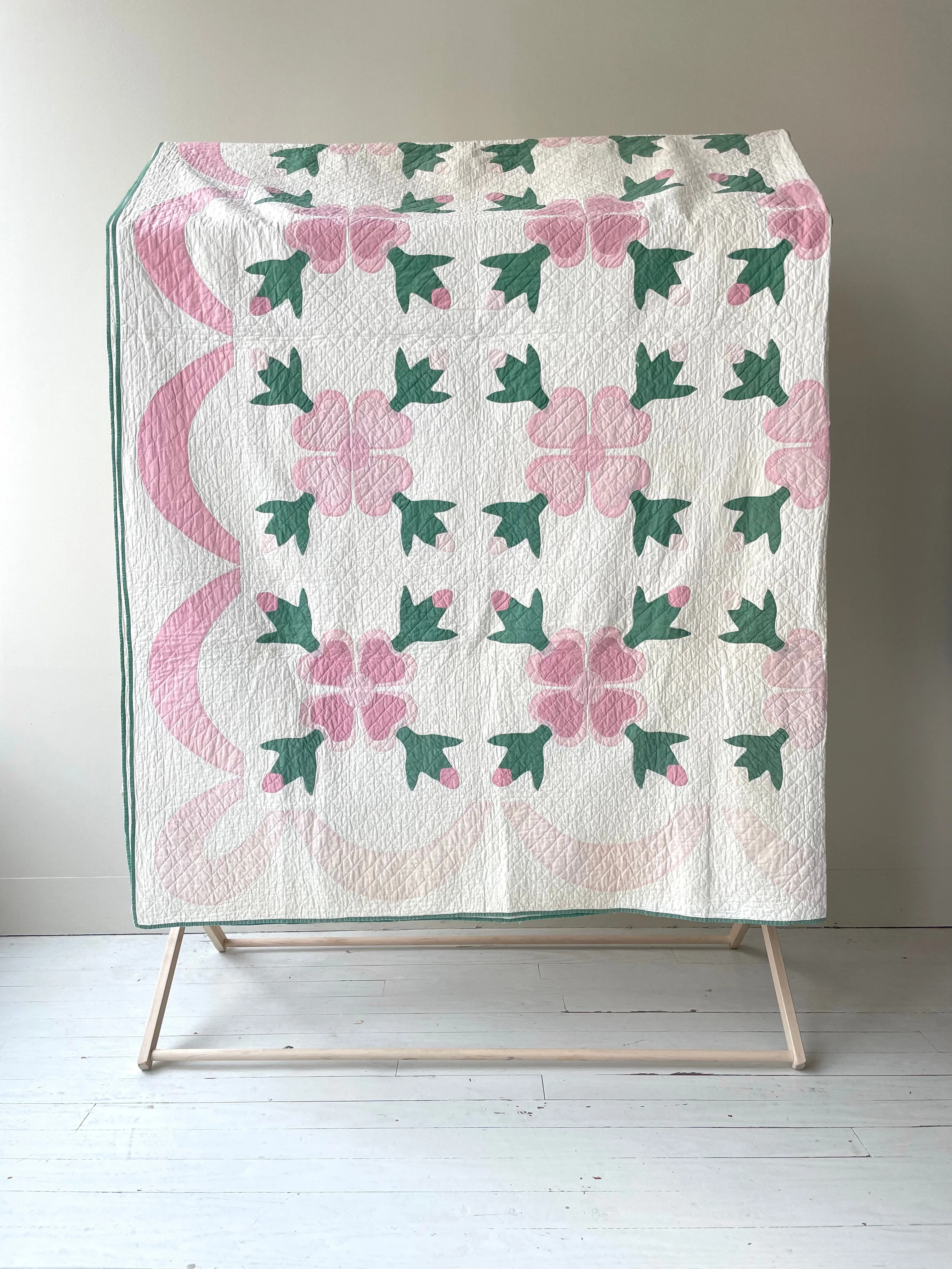 1940s Rose of Sharon Quilt