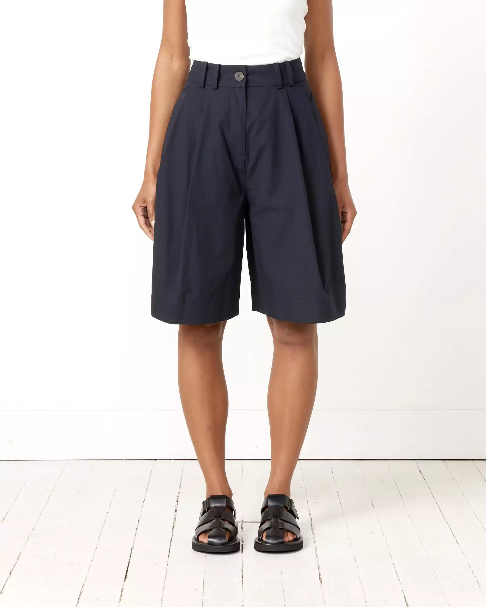 Cito Shorts in Darkest Navy