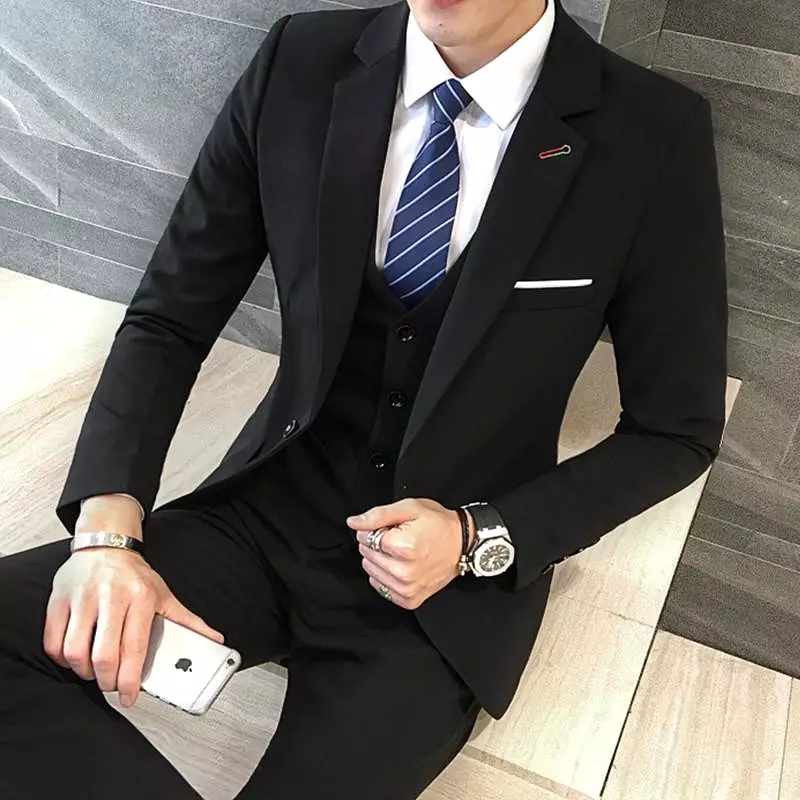 Men-in-Black Three Piece Slim Fit Suit