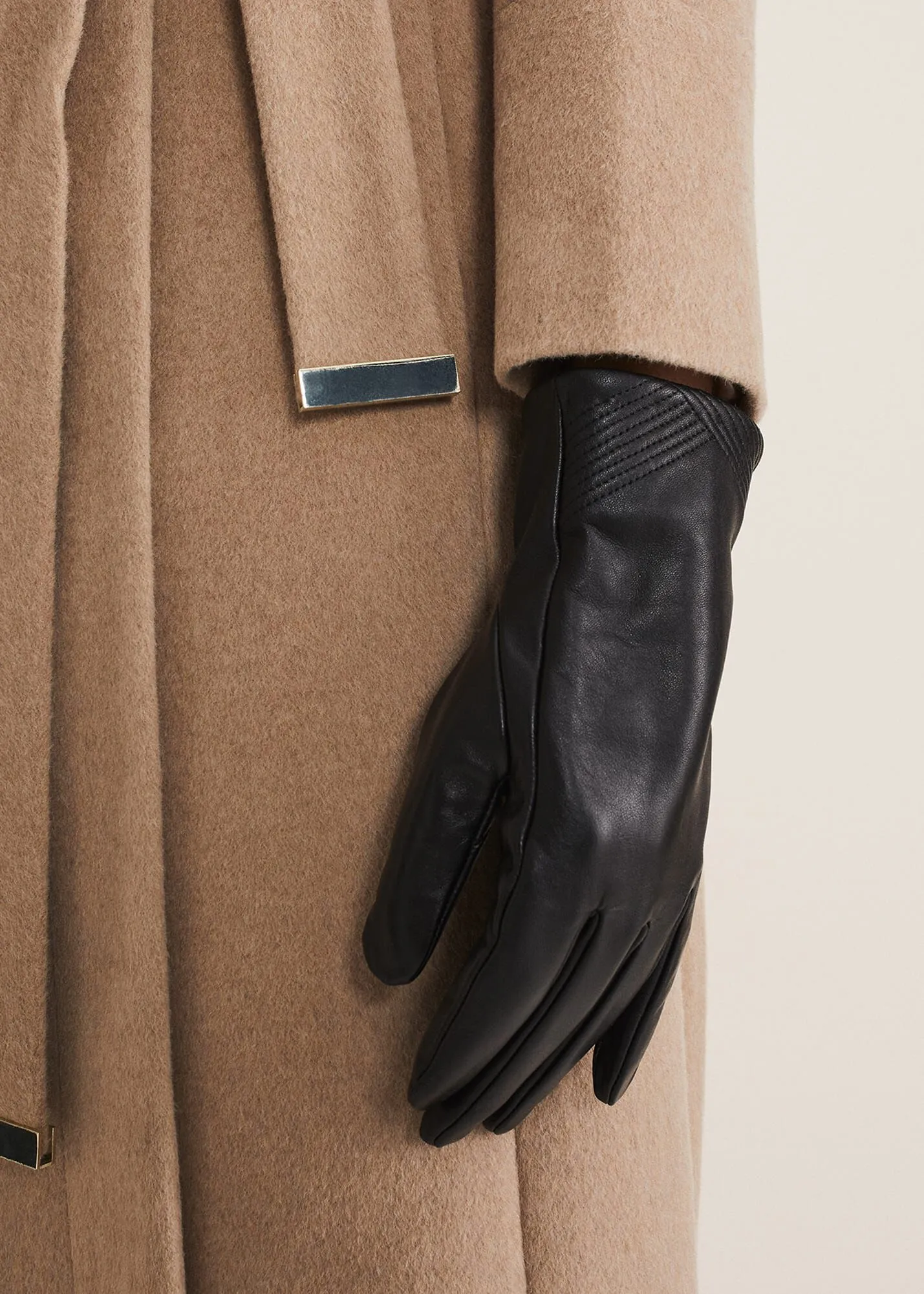 Pleat Detail Leather Gloves